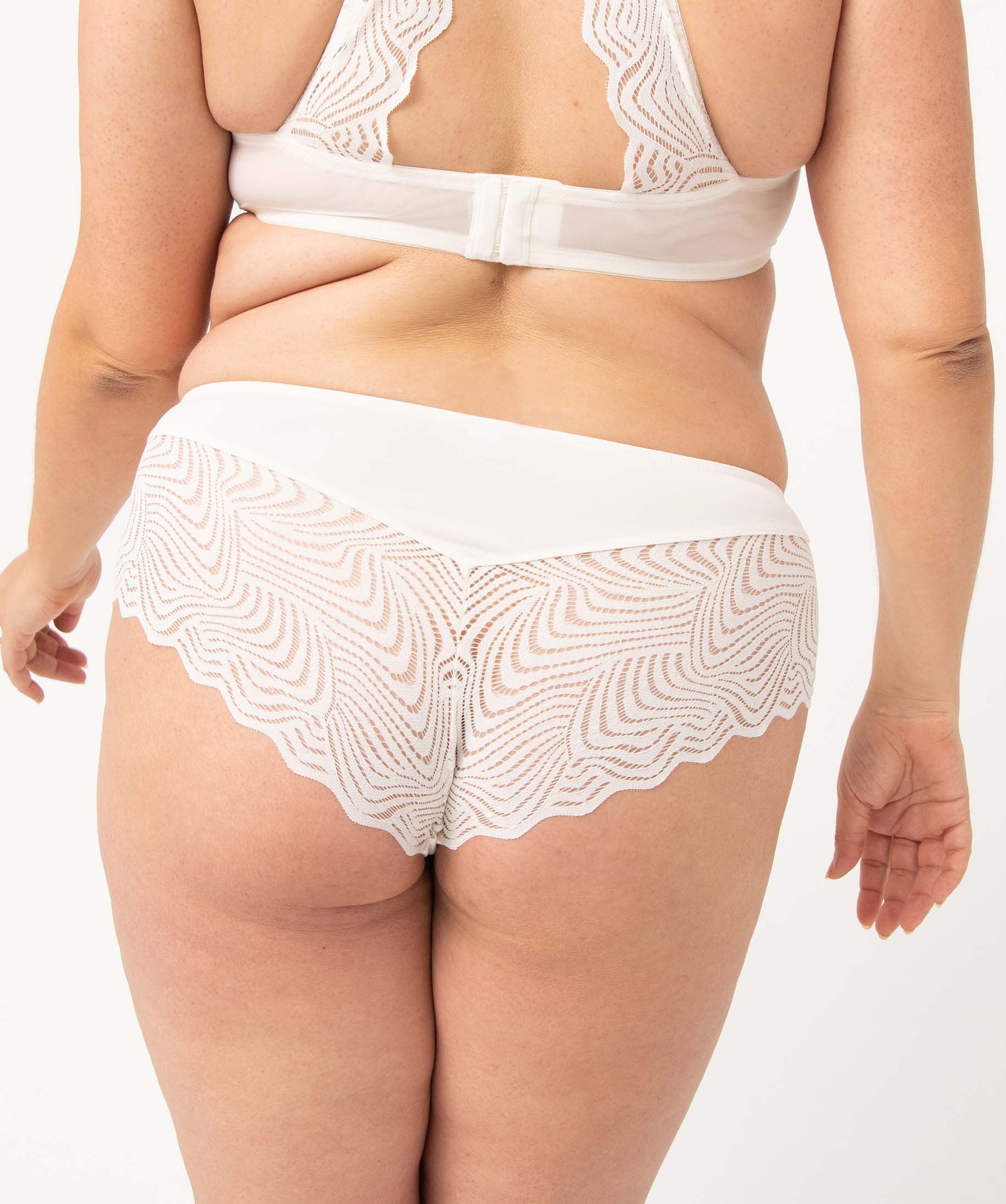 Shorty femme grande taille en dentelle et microfibre ecru | GEMO