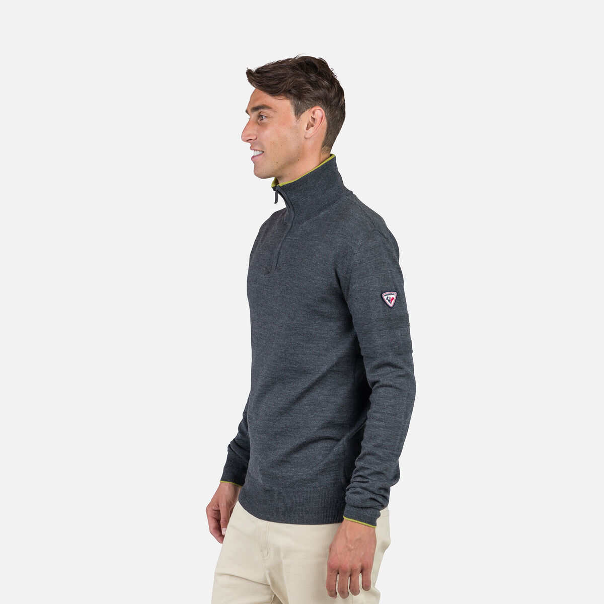 Gestreifter Herrenstrickpullover mit halblangem Reißverschluss