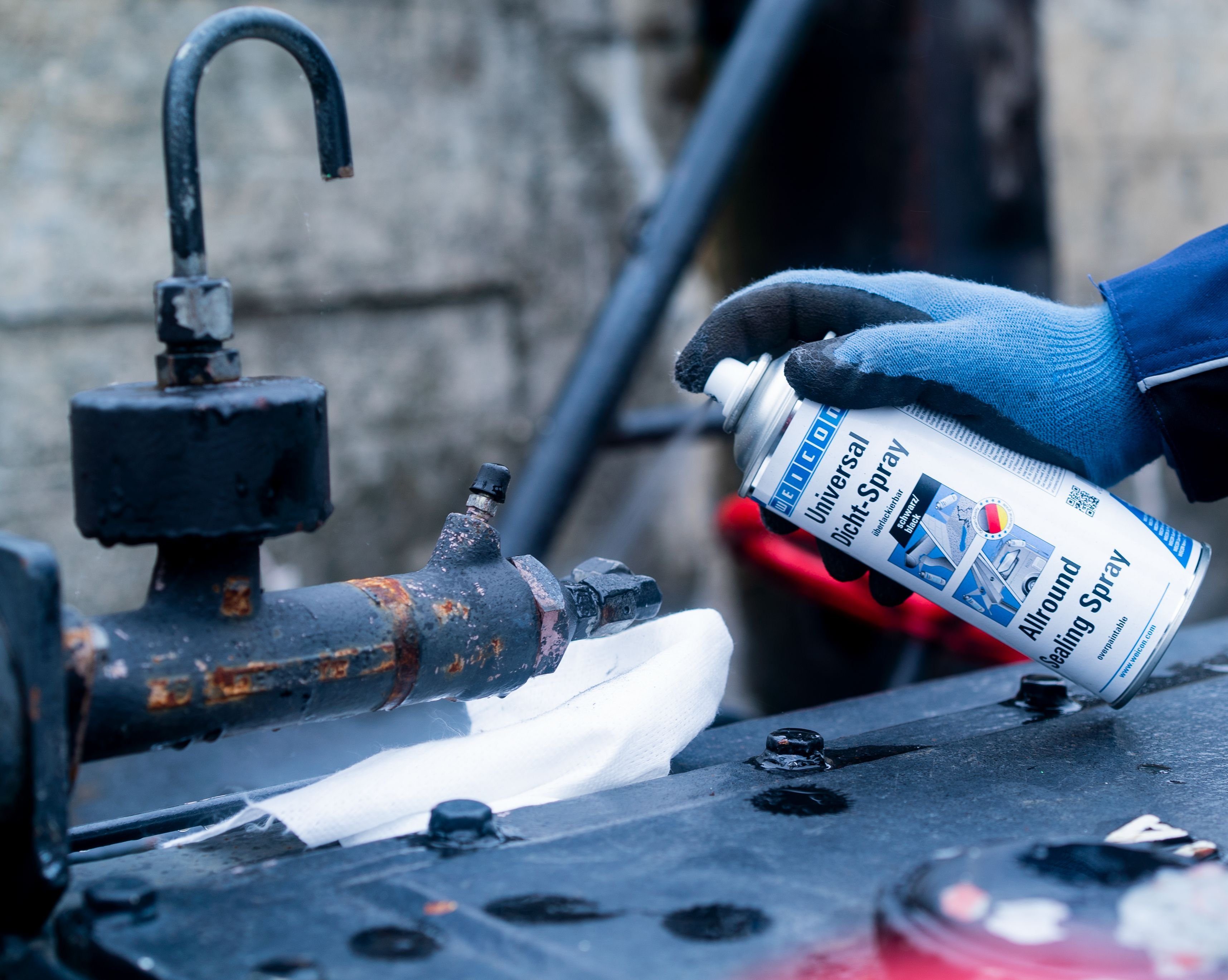 WEICON Dichtstoff Universal Dicht-Spray, sprühbarer Kunststoff zum Abdichten, 400 ml, Überlackierbar, Für Innen- und Außenbereiche