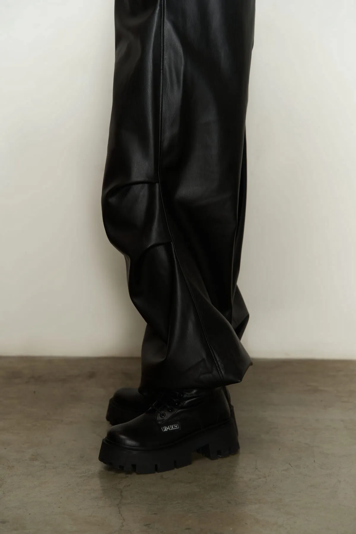 MAİ COLLECTİON  Dion schwarze Lederhose