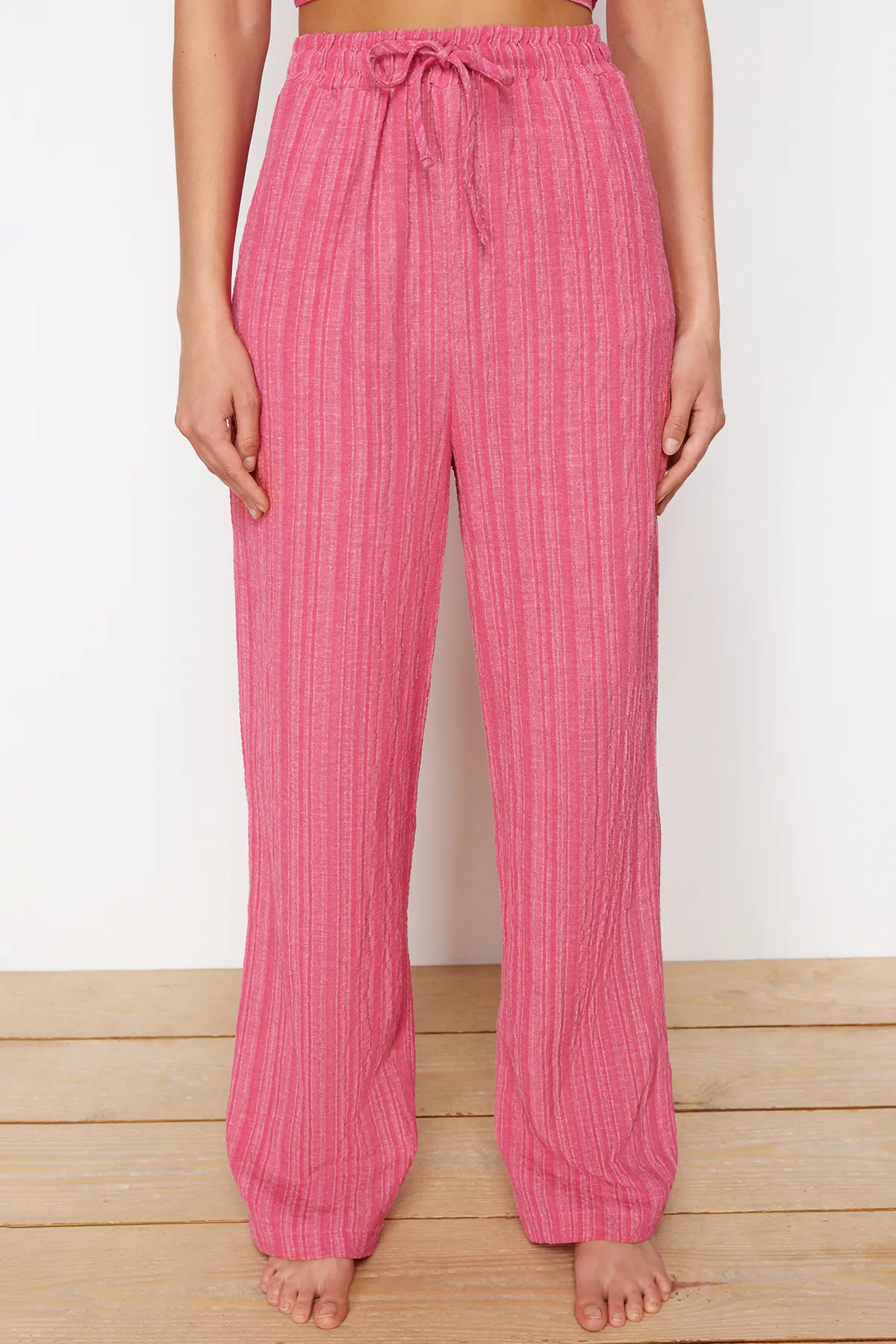 Trendyol Collection  Fuchsia gewebtes Blusen-Hosen-Set TBESS24AU00076