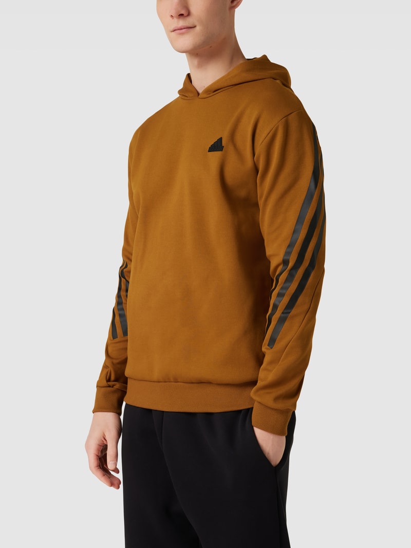 Hoodie mit Label-Patch in khaki