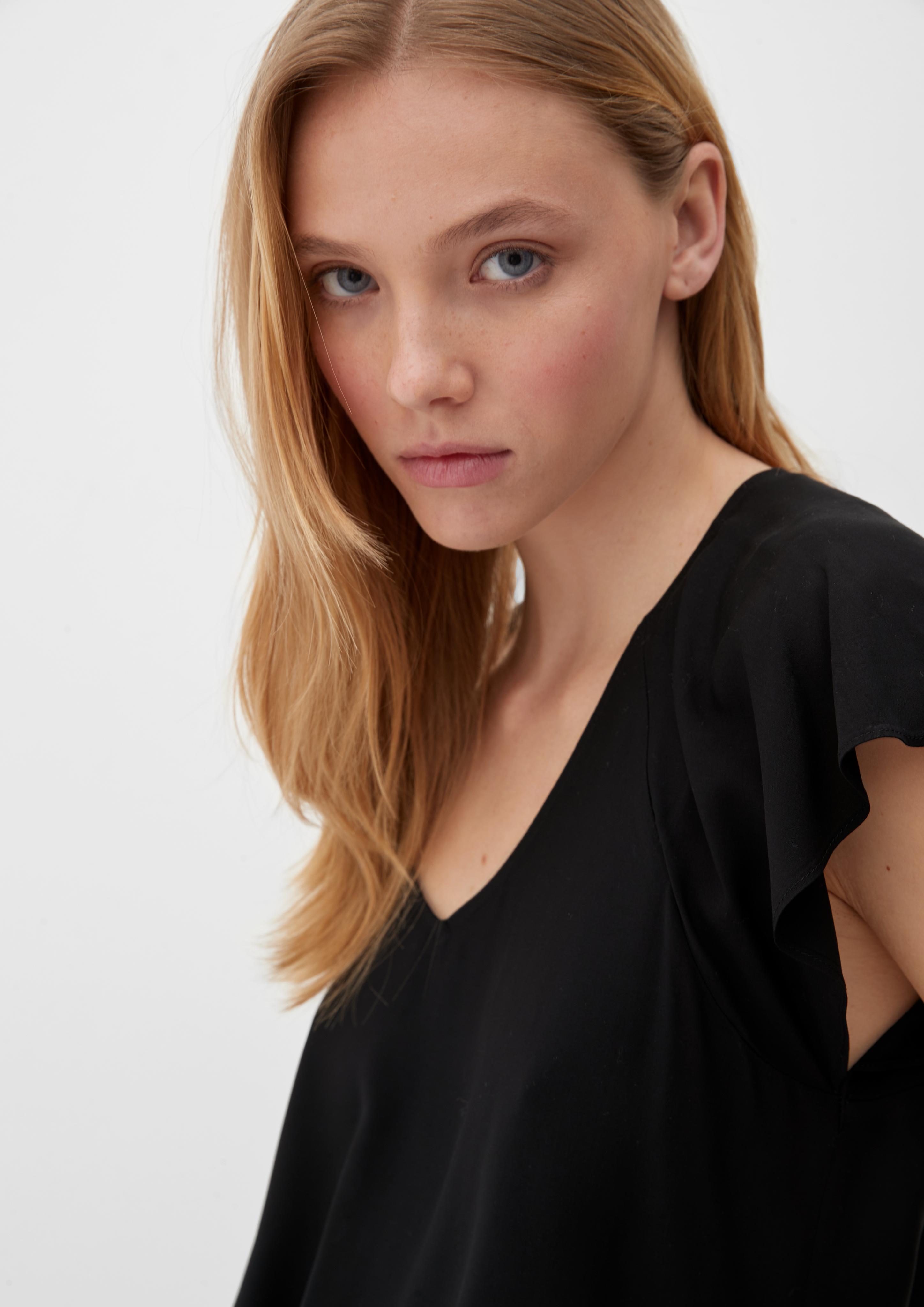 Viskosebluse mit V-Ausschnitt  2132616-9999