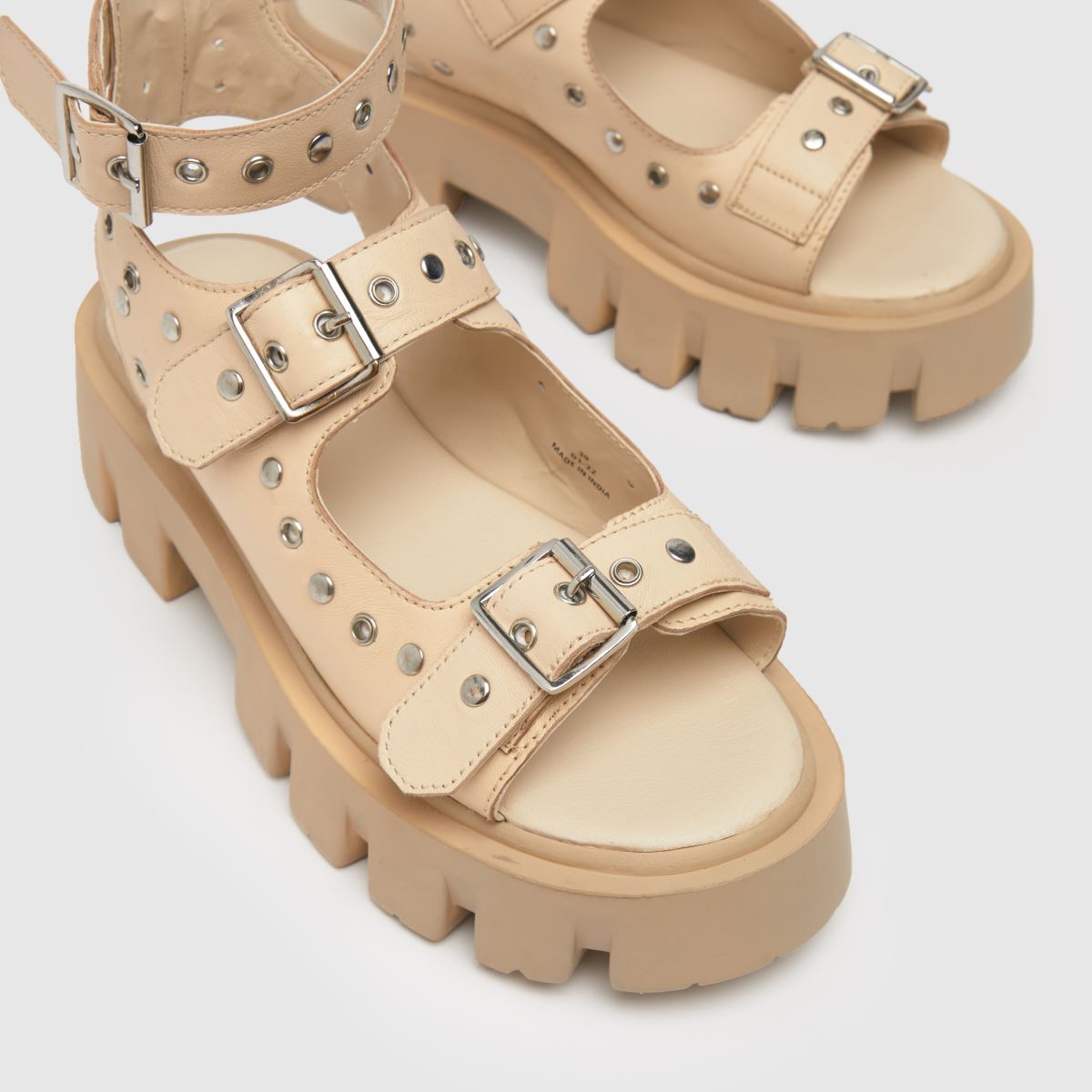 Sandale z debelim oprijemom Schuh Taren v naravni barvi