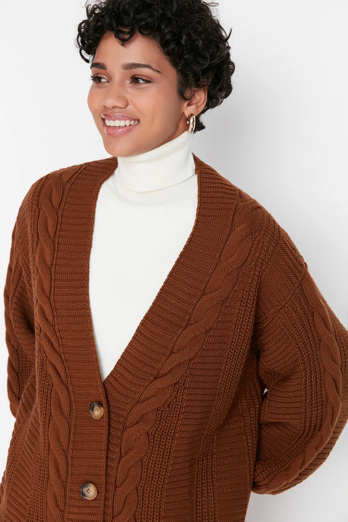Trendyol Modest  Braune geflochtene Strickjacke mit lockerem Schnitt TCTAW22TH0002