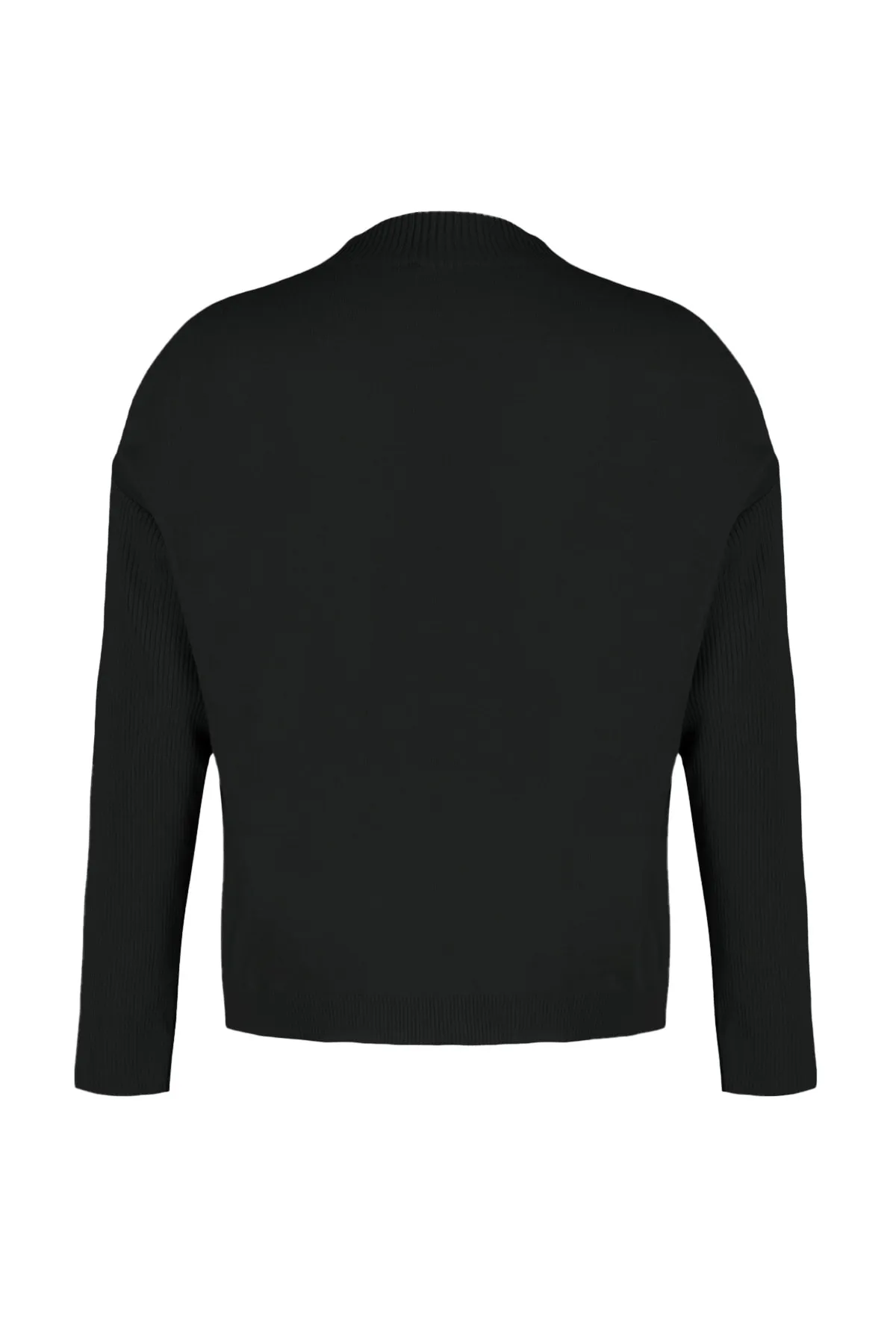 Trendyol Curve  Schwarzer, detaillierter Strickpullover mit Cut-Outs
