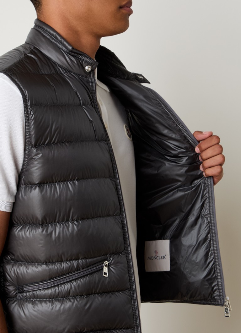 Vestă matlasată Moncler Gui cu puf și logo
