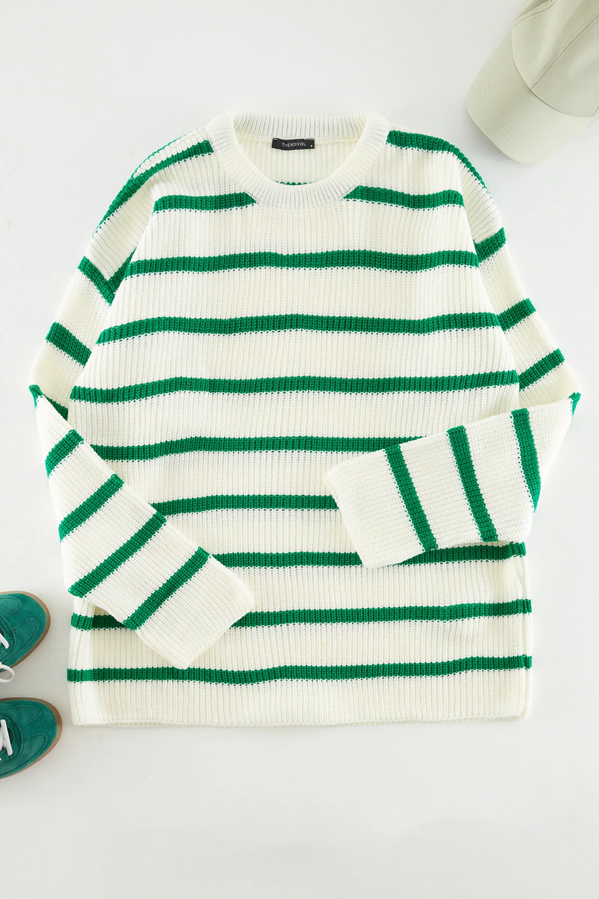 Trendyol Collection  Grüner Unisex-Strickpullover in Oversize-Passform, weiter Passform, Rundhalsausschnitt, TMNAW23KZ00285