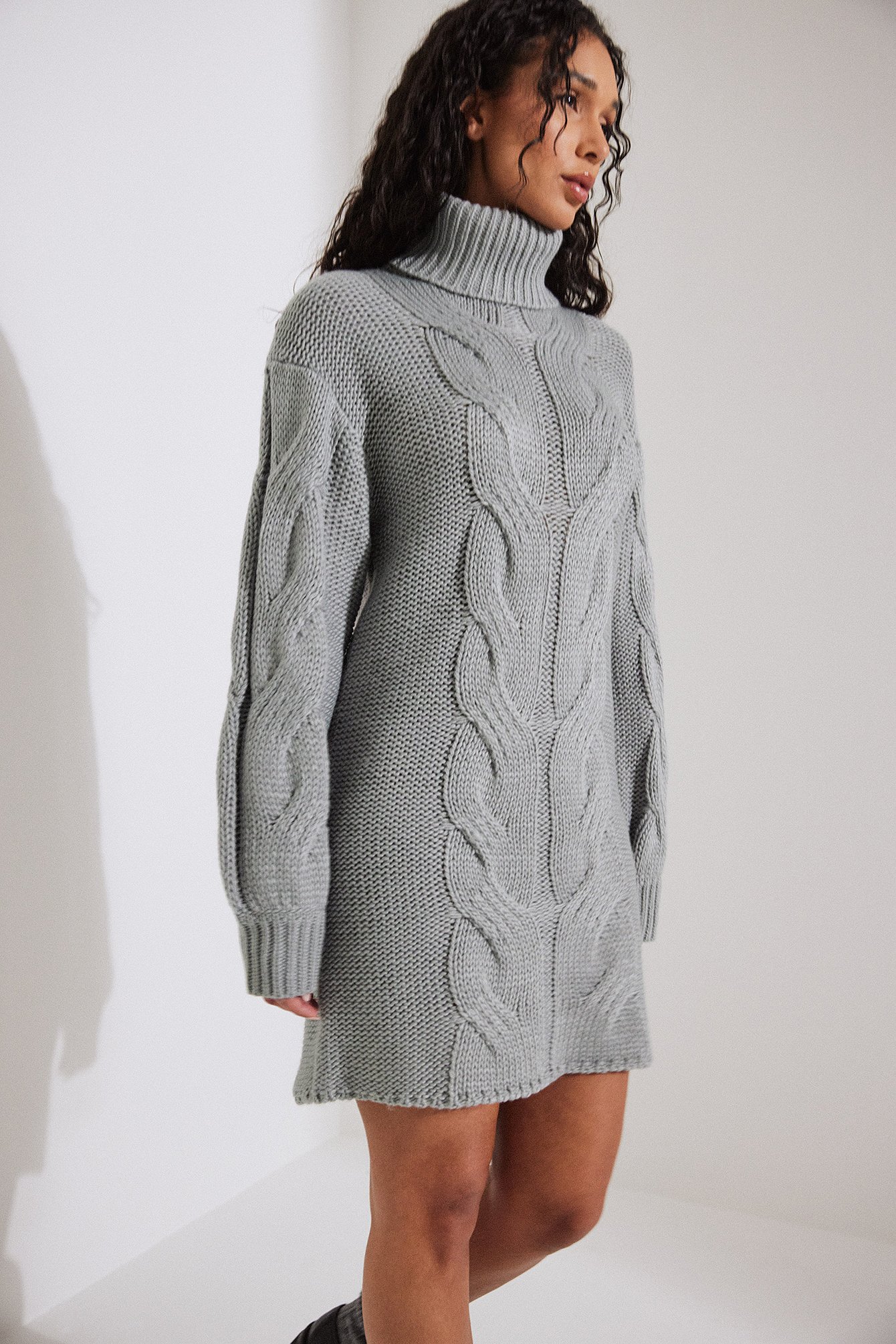 Minikleid mit Zopfmuster