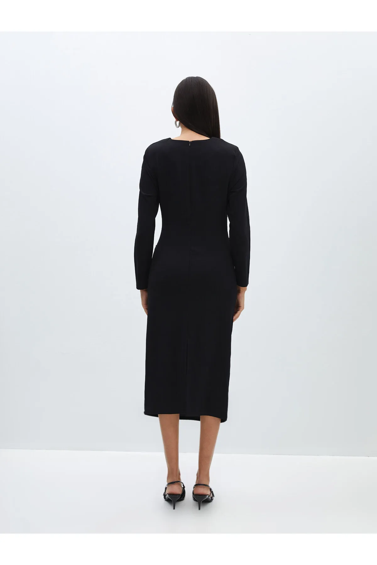 LC Waikiki  Gerades, langärmliges Damenkleid mit Rundhalsausschnitt