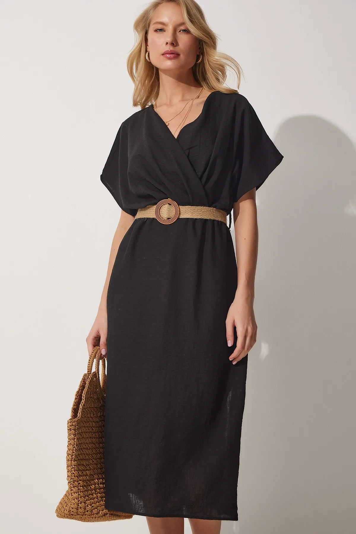 Happiness İstanbul  Schwarzes Ayrobin-Sommerkleid mit Strohgürtel für Damen ZH00022
