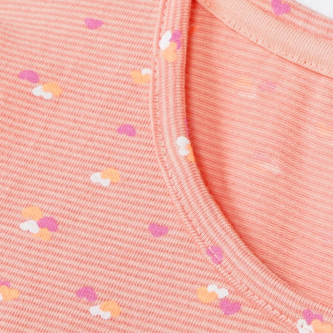 Mädchen Langarmshirt mit Herzchen-Print