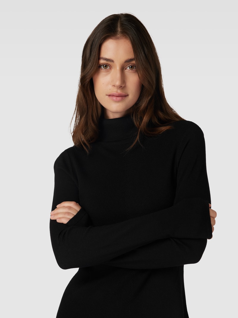 Strickkleid aus Viskose-Mix mit Woll-Anteil mit Rollkragen in schwarz