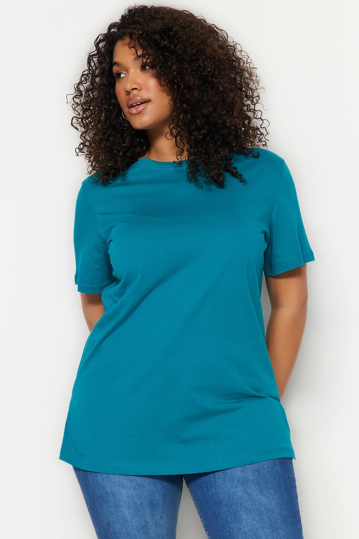 Trendyol Curve  Petrolfarbenes Boyfriend-Strick-T-Shirt mit Rundhalsausschnitt und Schlitz TBBSS22BF0031
