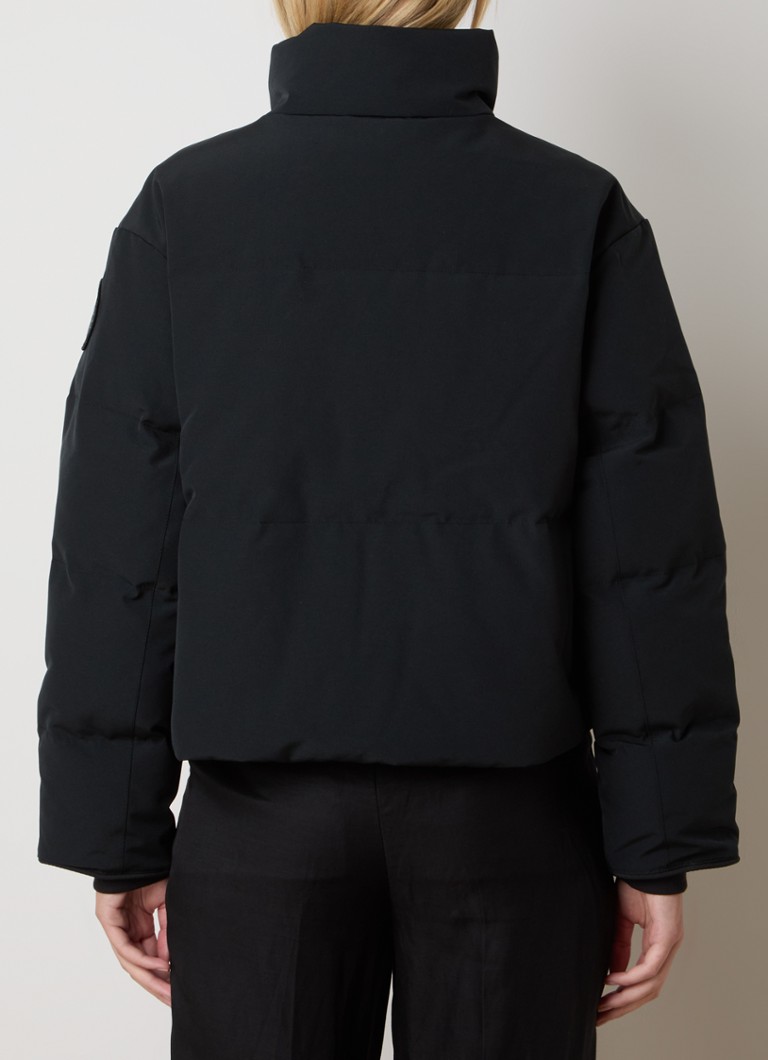 Kurtka puchowa Canada Goose Grandview z kieszeniami zapinanymi na zamek.