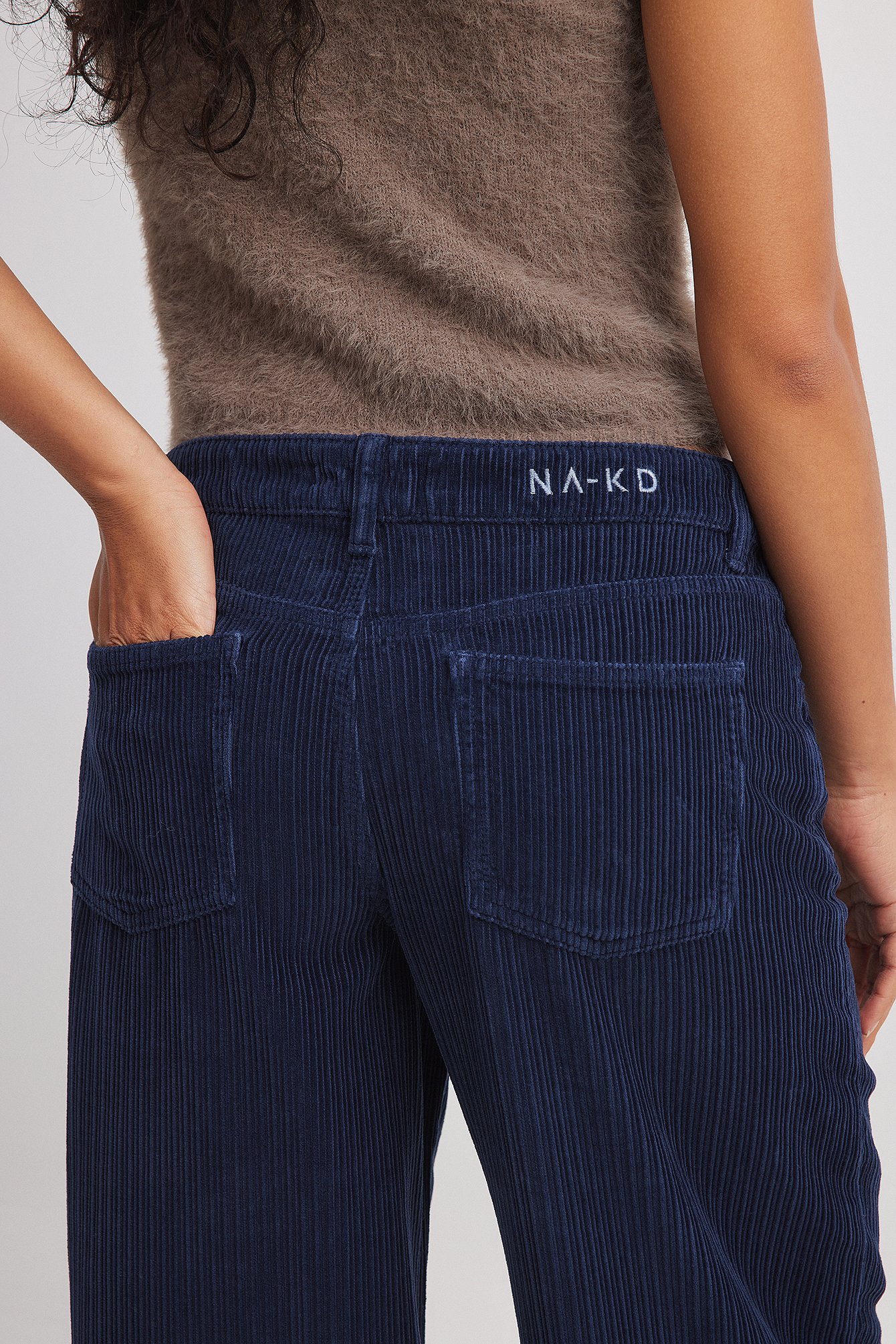 Manchester-Hose mit mittelhoher Taille