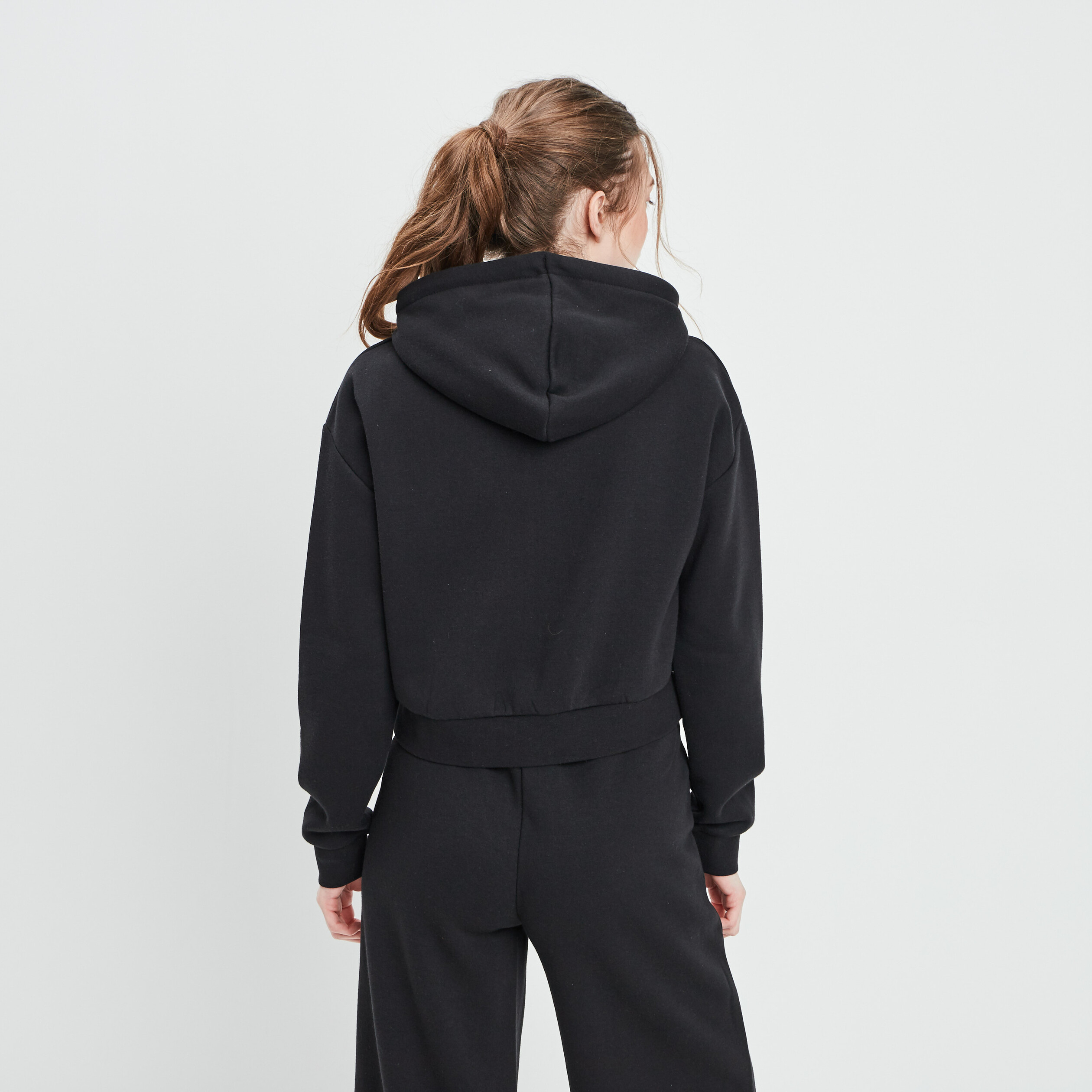 Sweat zippé à capuche court noir femme | La Halle
