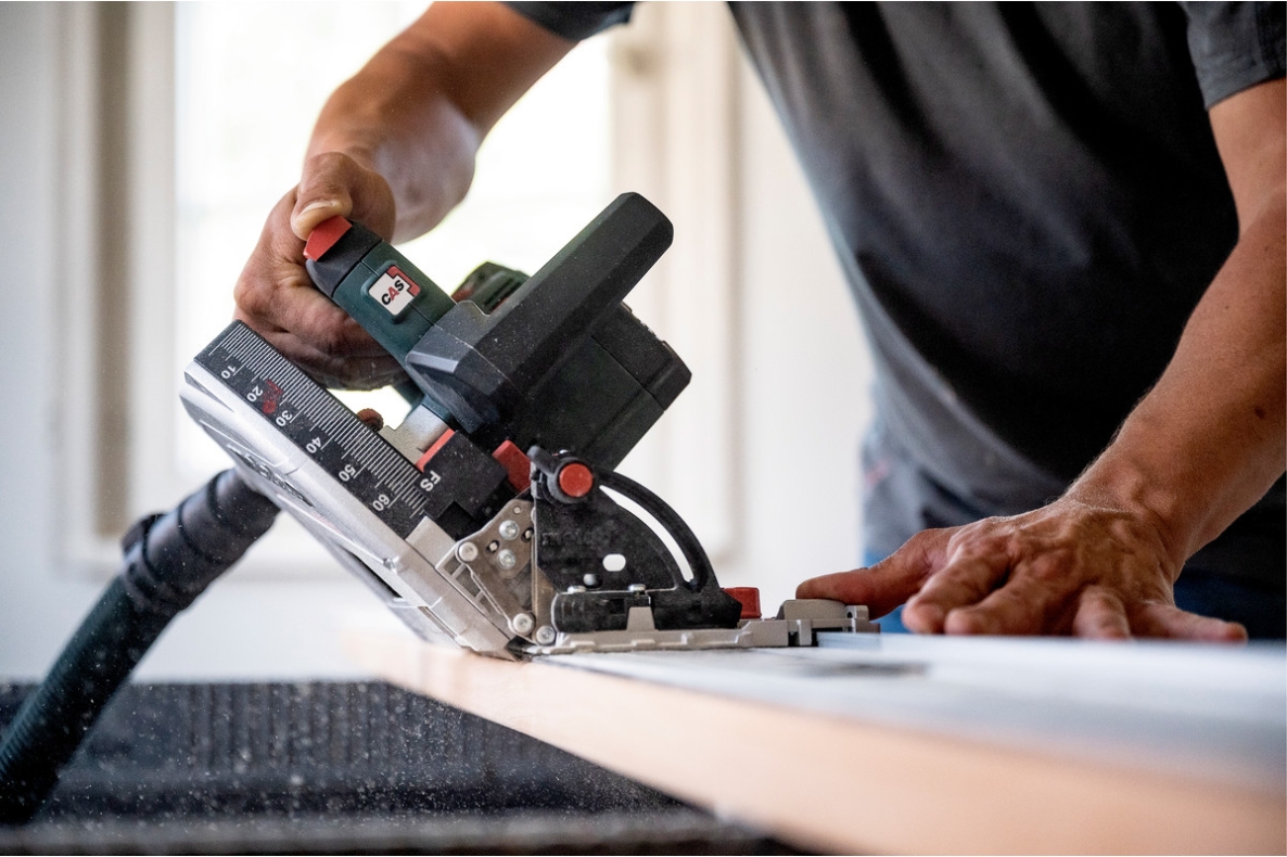 Metabo 691172840 KT 18 LTX 66 BL Ferăstrău circular cu imersie fără fir 18V fără baterii și încărcător în cutie MetaBox + Șină de ghidare FS160