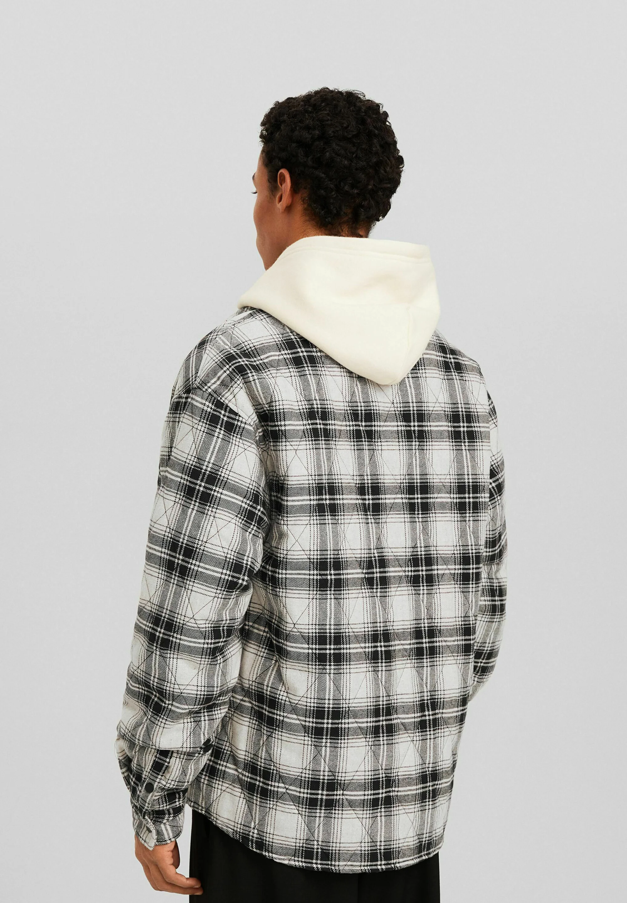 Bershka MANGA LARGA ACOLCHADA CUADROS - Chaqueta de entretiempo