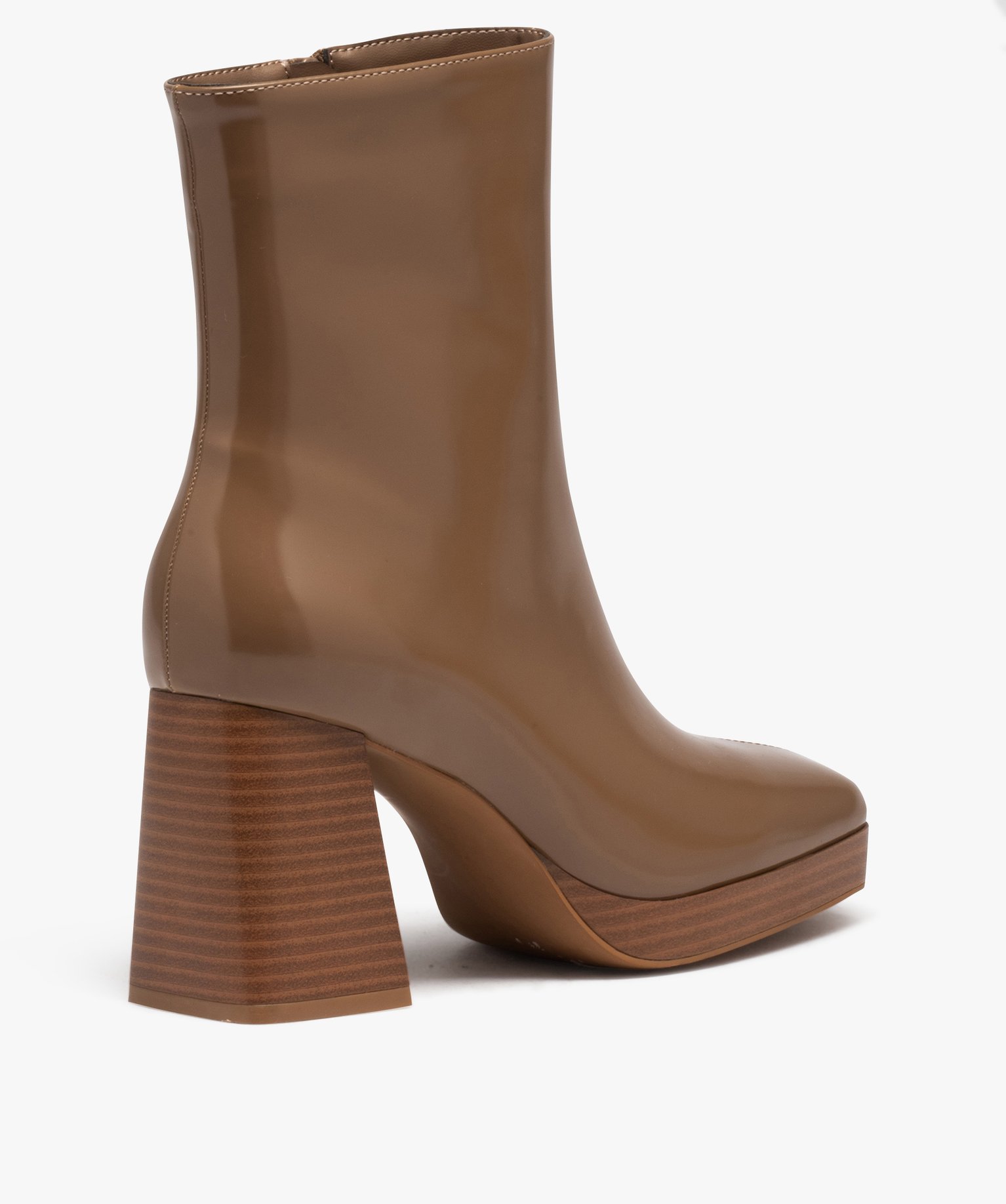 Boots femme vernies à talon et bout carrés beige | GEMO