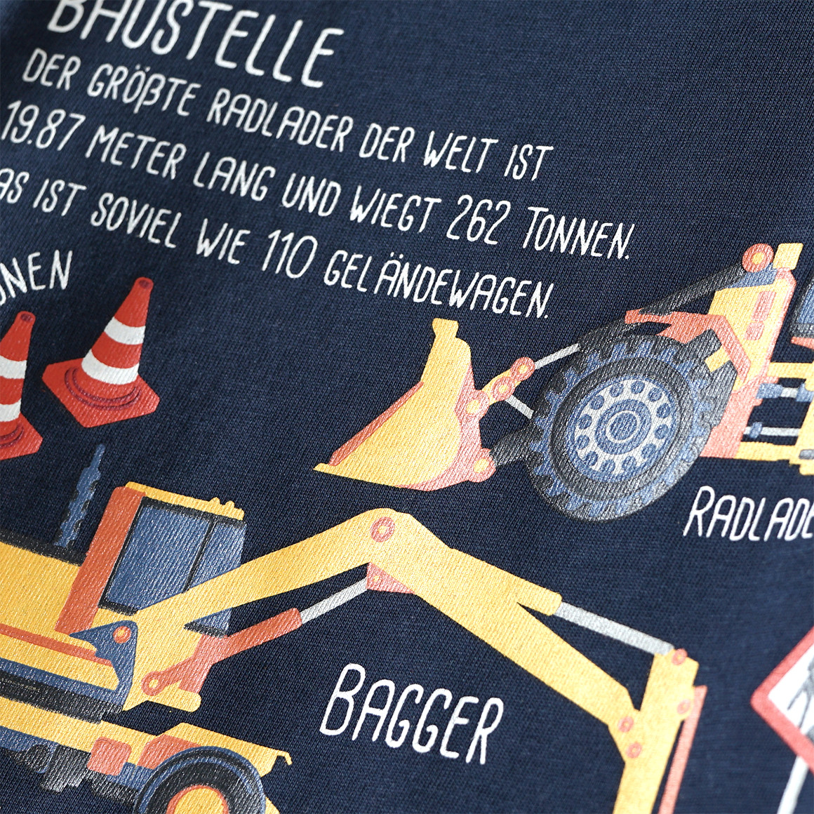 Kinder Langarmshirt mit Baustellen-Motiv