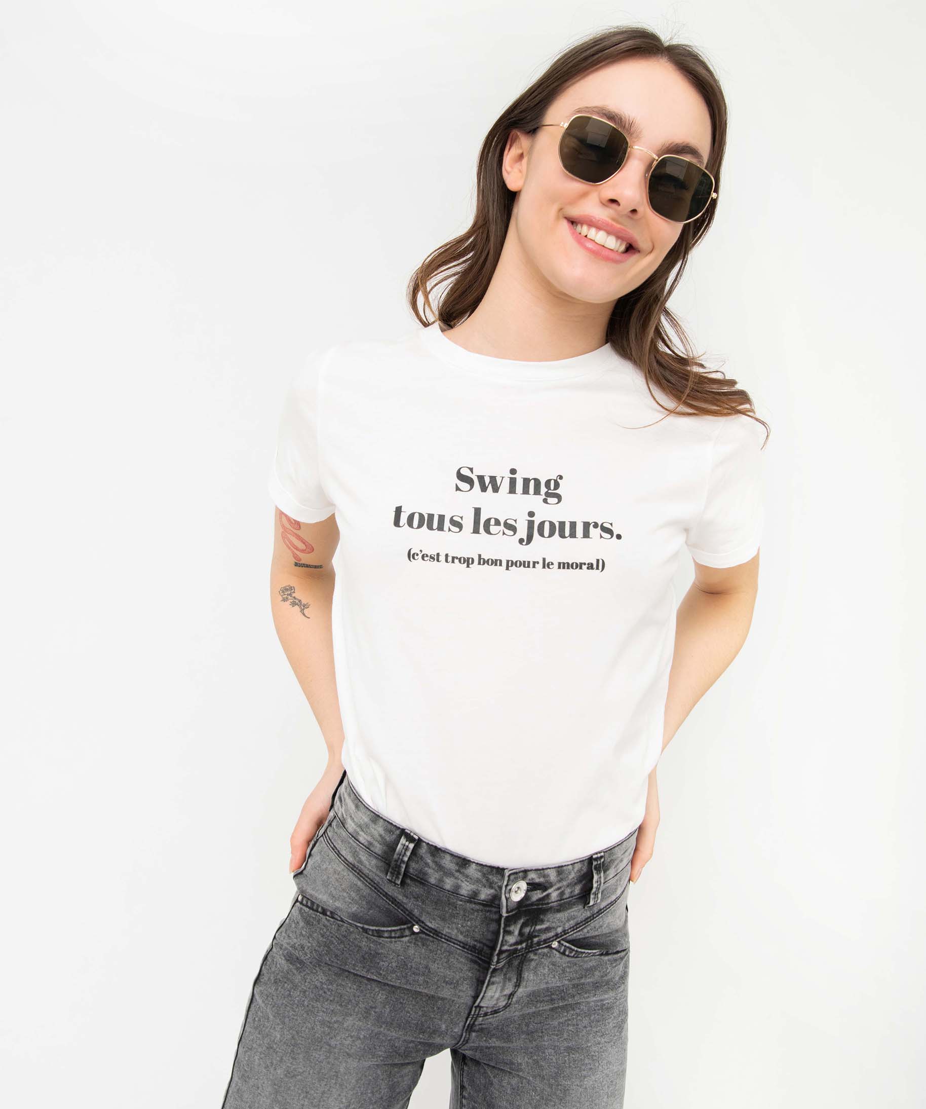 Tee-shirt femme à manches courtes avec message blanc | GEMO