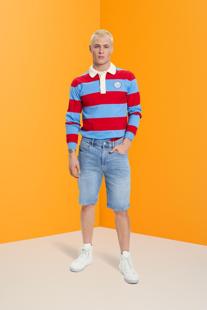Lockere Jeansshorts in schmaler Passform