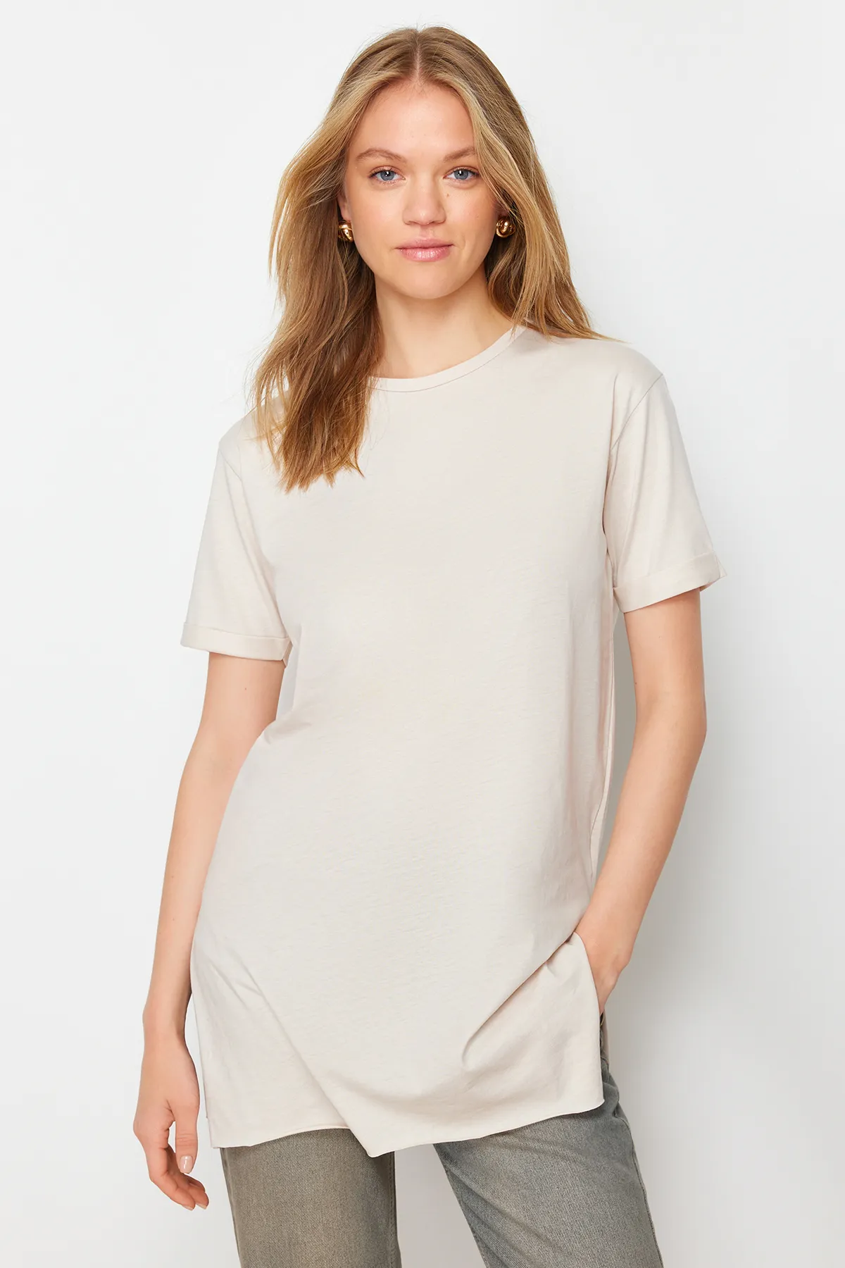 Trendyol Modest  Braun-beige 2er-Pack geschlitzte, kurzärmlige Basic-Strick-T-Shirts mit Rundhalsausschnitt TCTSS21UK0009