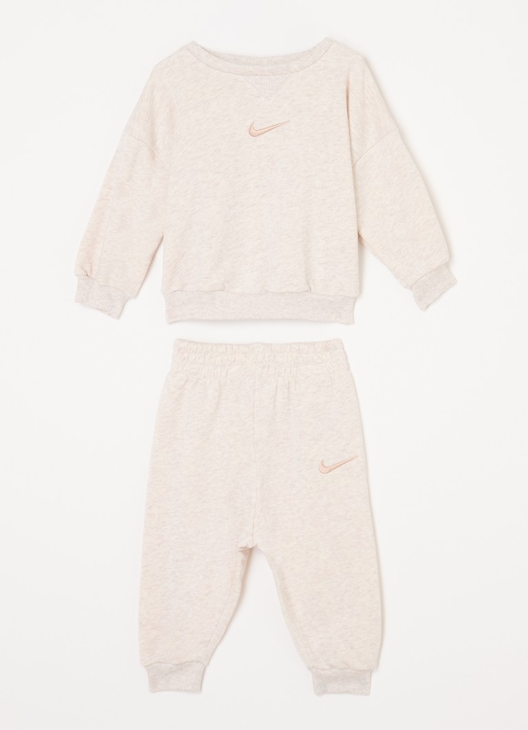Trening Nike Essential din două piese cu logo brodat