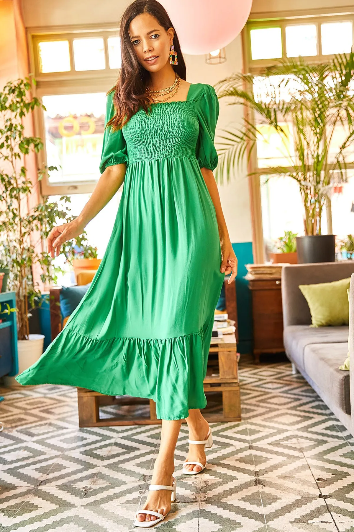 Olalook  Grasgrünes glitzerndes Bodrum-Kleid mit quadratischem Kragen für Damen ELB-19001557
