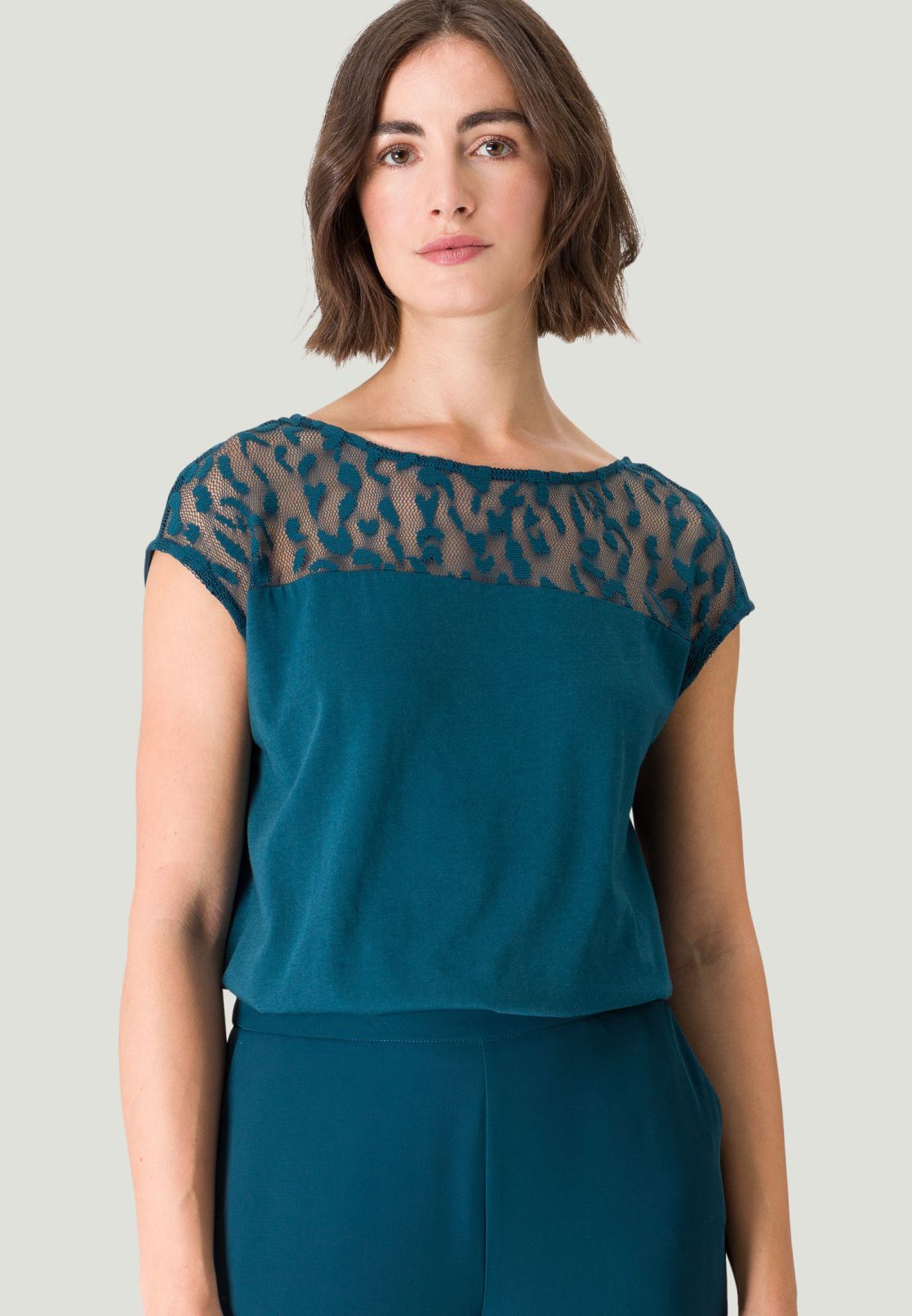 Shirt mit Netzeinsatz