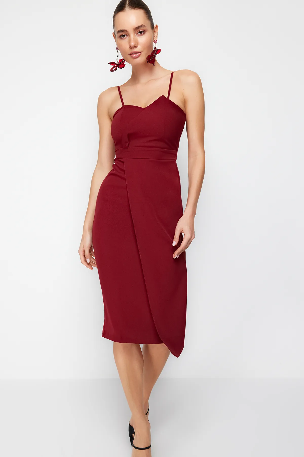 Trendyol Collection  Burgunderrotes, zweireihiges, gewebtes, elegantes Abendkleid TPRSS19FZ0136
