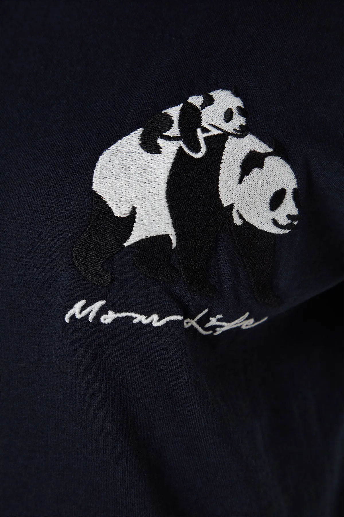 Trendyol Collection  Marineblaues, gestricktes Pyjama-Set mit Tanktop und Shorts aus 100 % Baumwolle mit Panda-Aufdruck THMSS22PT00005