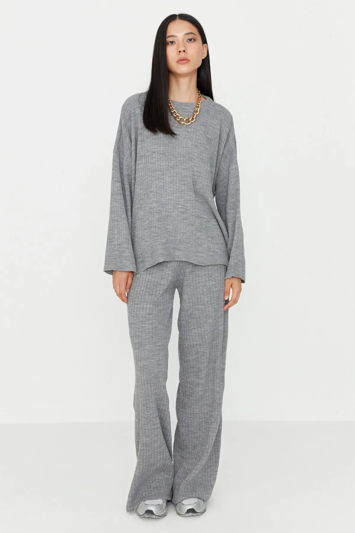 Trendyol Collection  Graues Strickoberteil- und -unterteil-Set mit Rundhalsausschnitt TWOSS20AU0084