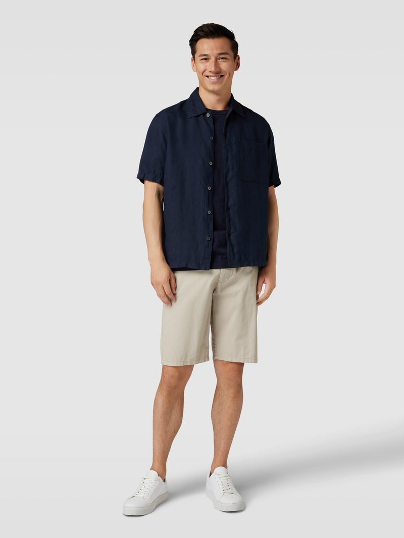 Bermudas mit Stoffgürtel in sand
