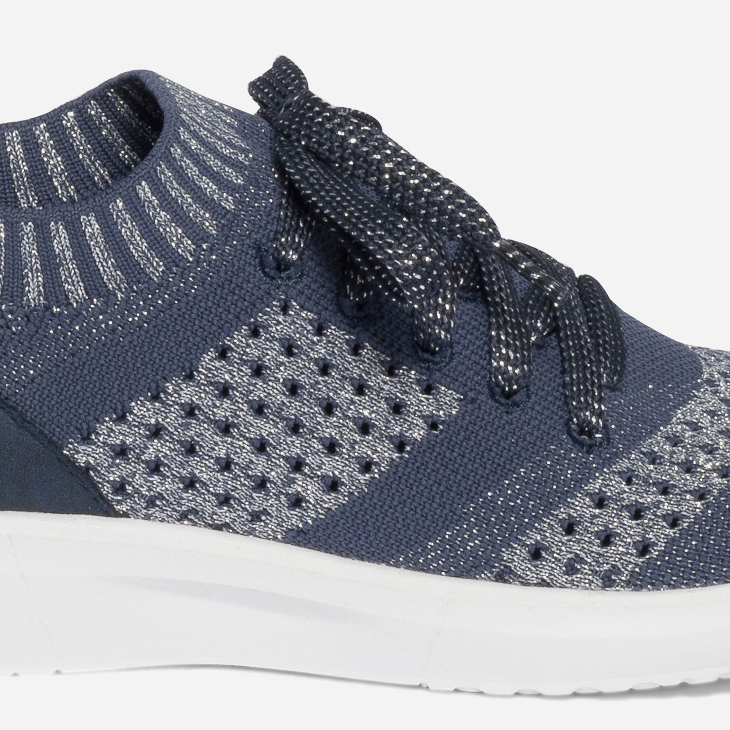 Tennis-chaussette bleue et argentée tricotée éco-conçue
