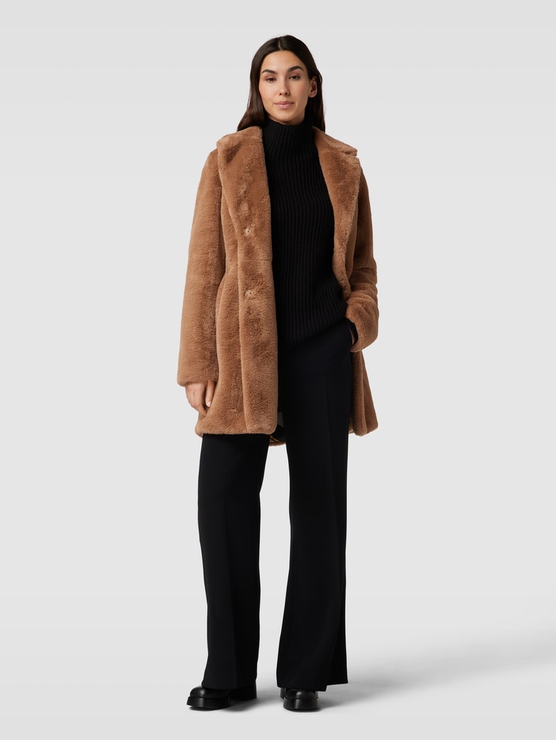 Mantel aus Teddyfell in camel