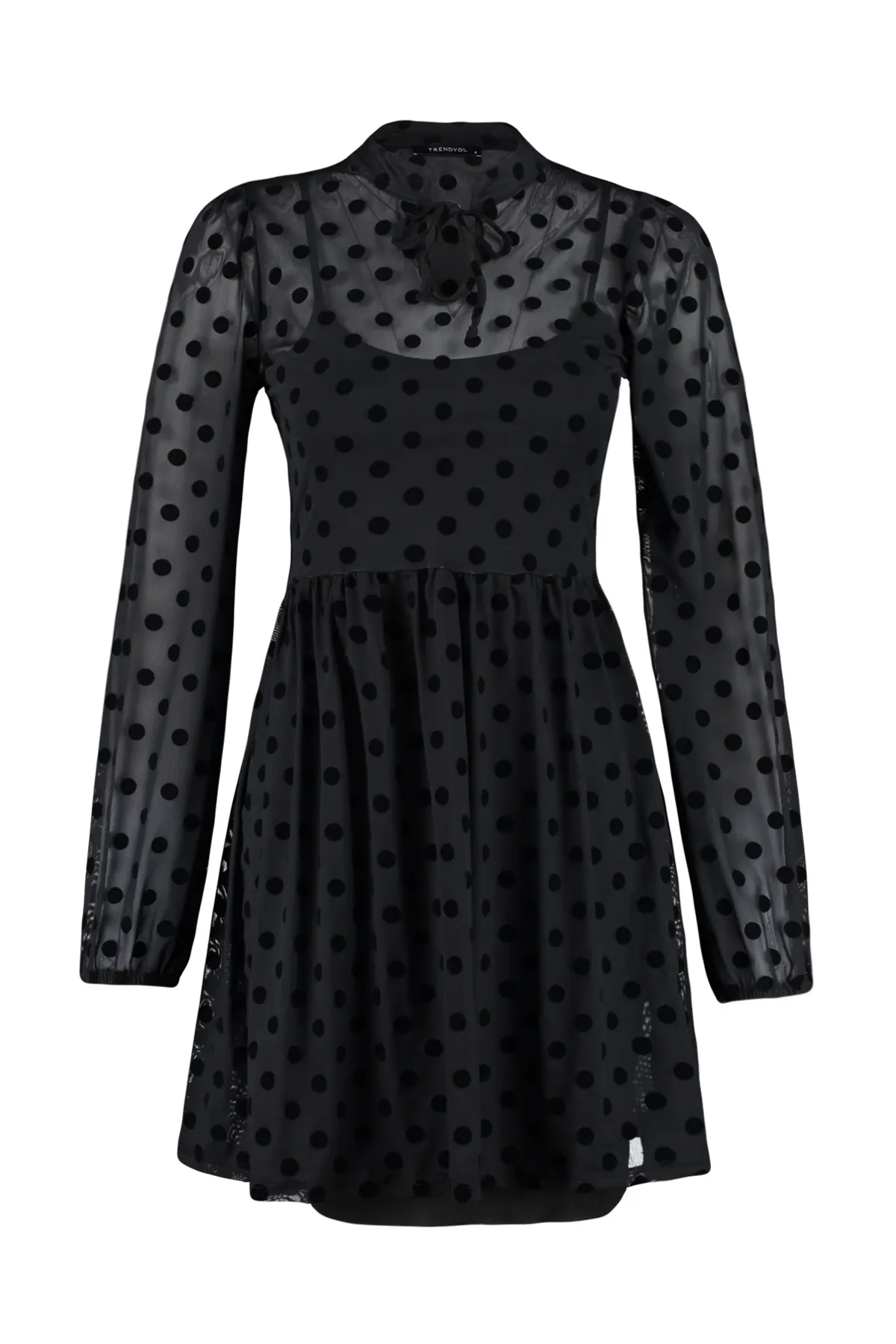 Trendyol Collection  Schwarzes gepunktetes Skater-Mini-Strickkleid mit langen Ärmeln und gefüttertem Tüll TWOAW24EL00743