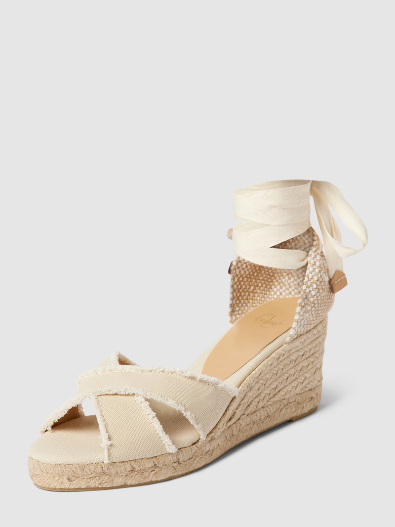 Wedges mit ausgefranstem Saum Modell 'BLUMA' in offwhite