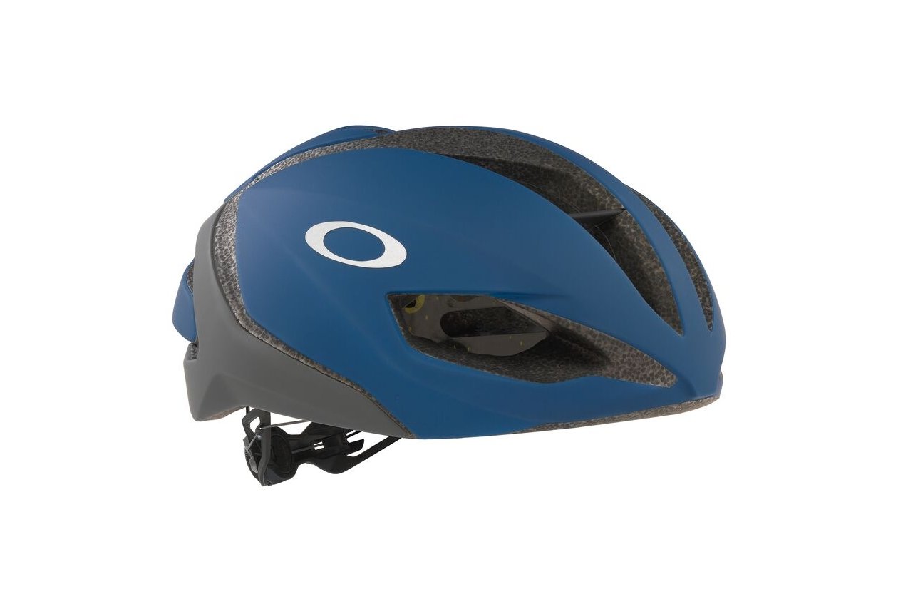 Oakley ARO5