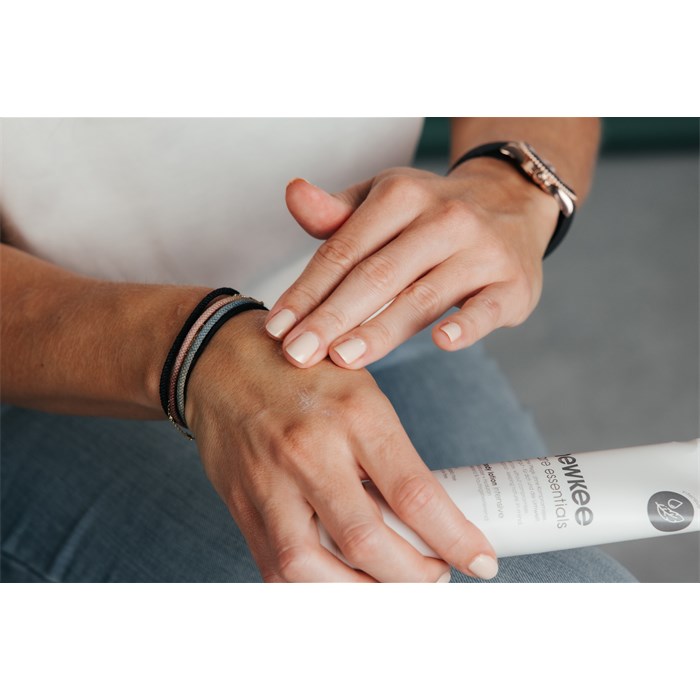 04 hand cream