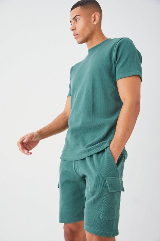 Slim-Fit T-Shirt & Cargo-Shorts in Waffeloptik