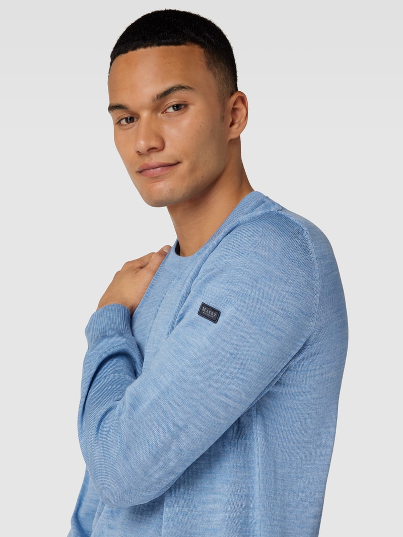 Strickpullover mit gerippten Abschlüssen in hellblau