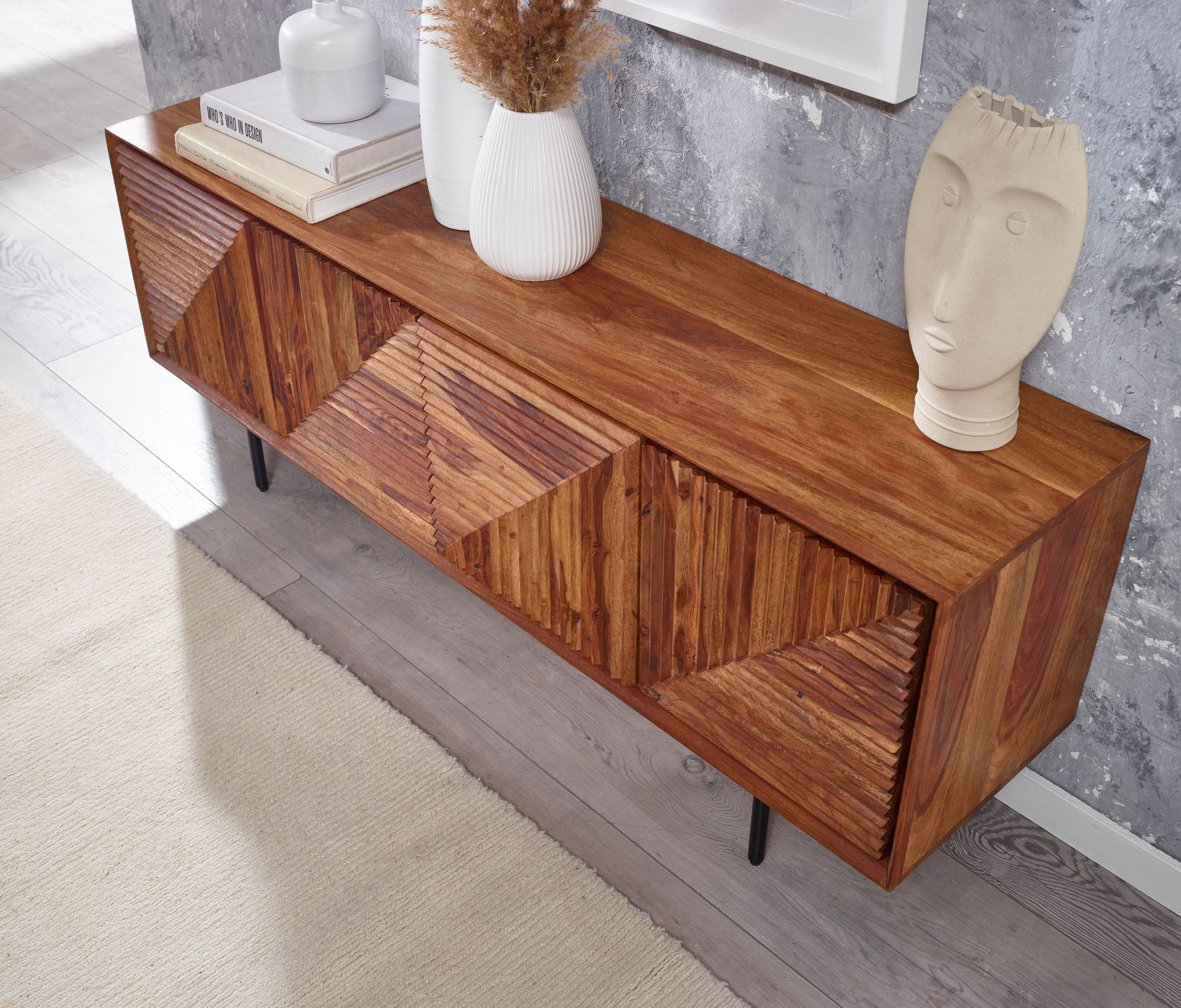 FINEBUY Lowboard FB78855 (Sheesham Massivholz 140x54x33 cm mit vier Türen), TV-Schrank mit Stauraum, Fernsehkommode Modern