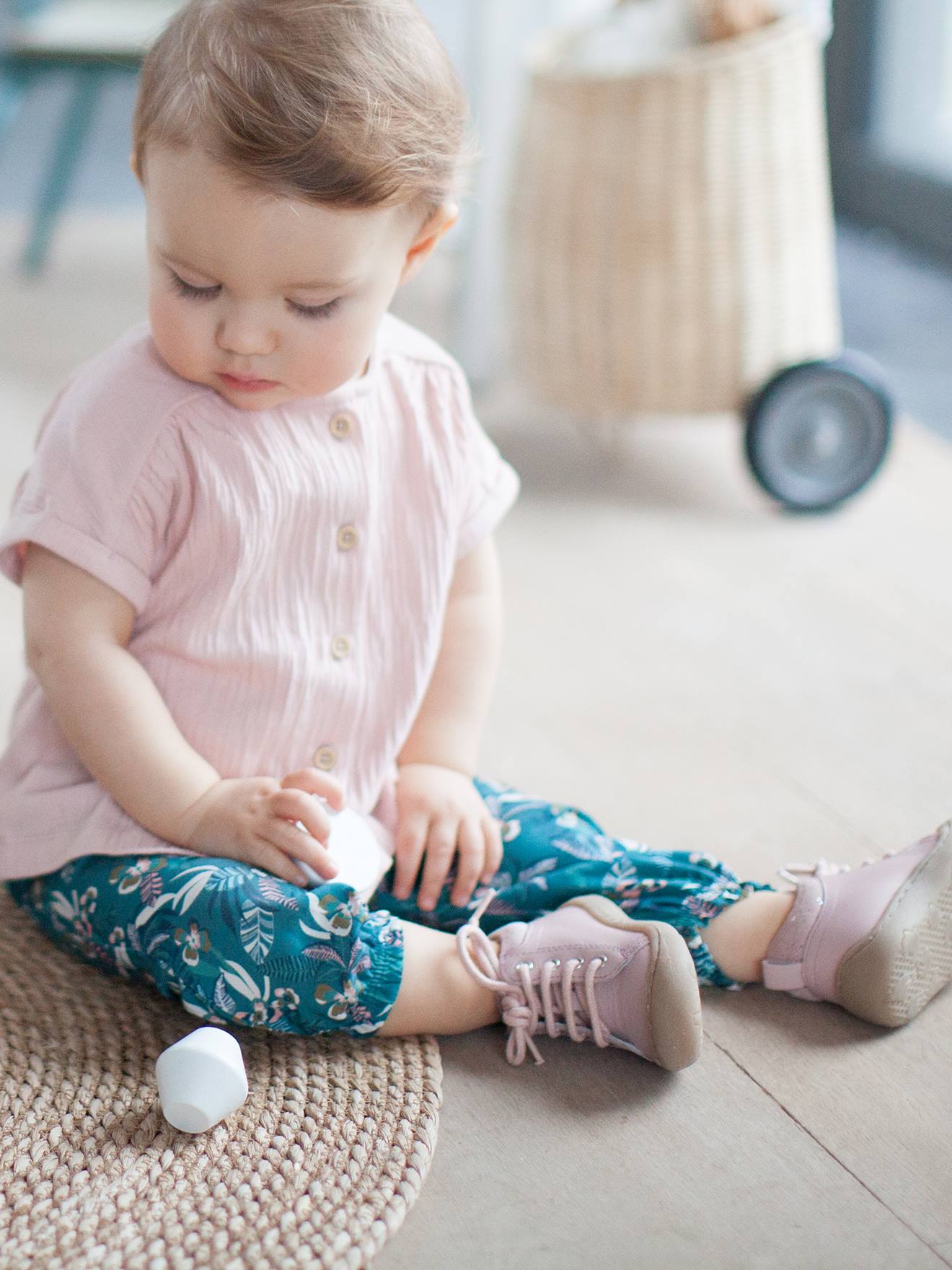 Bottillons cuir souple bébé fille 4 pattes rose clair