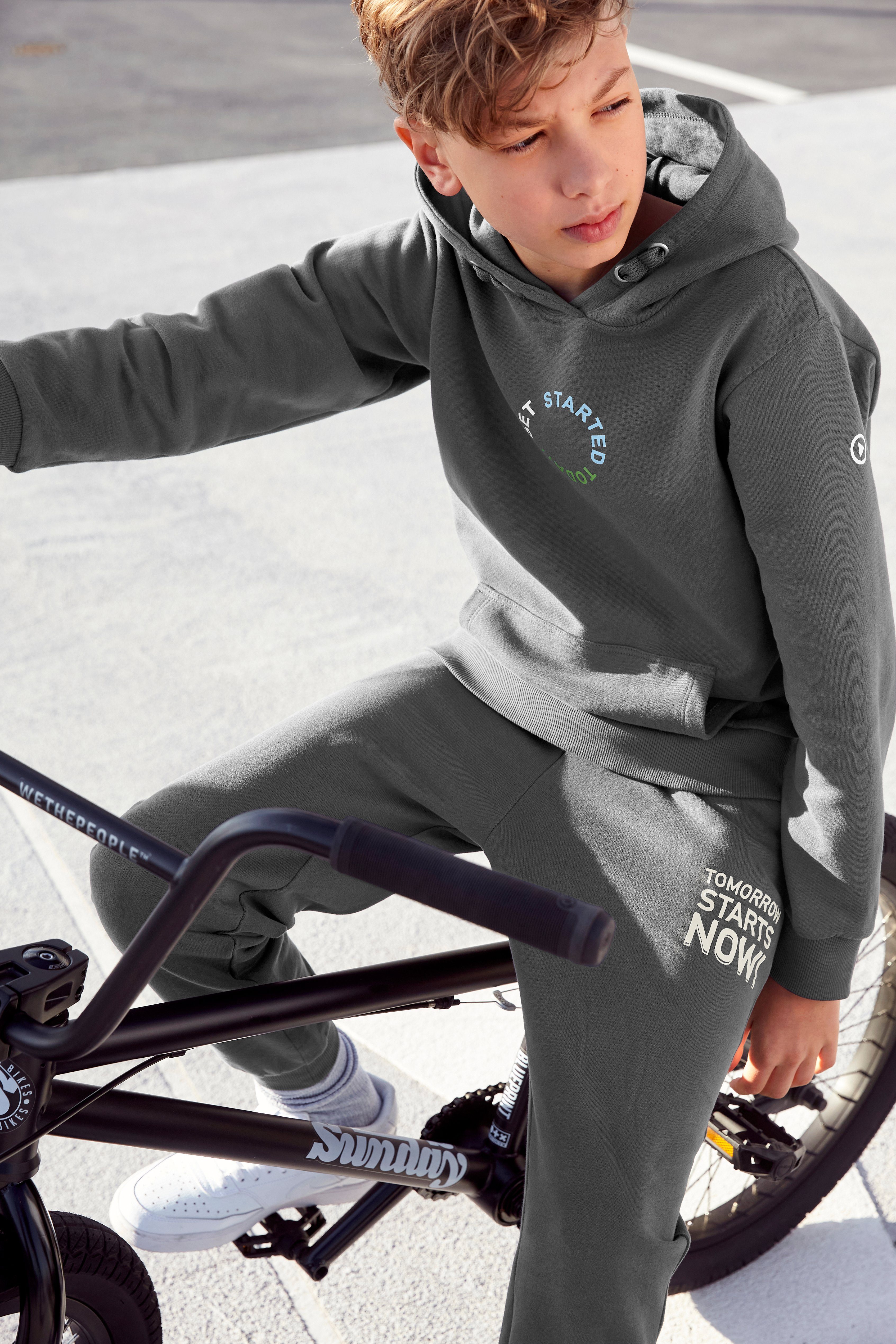 KIDSWORLD Kapuzensweatshirt GET STARTED TODAY!