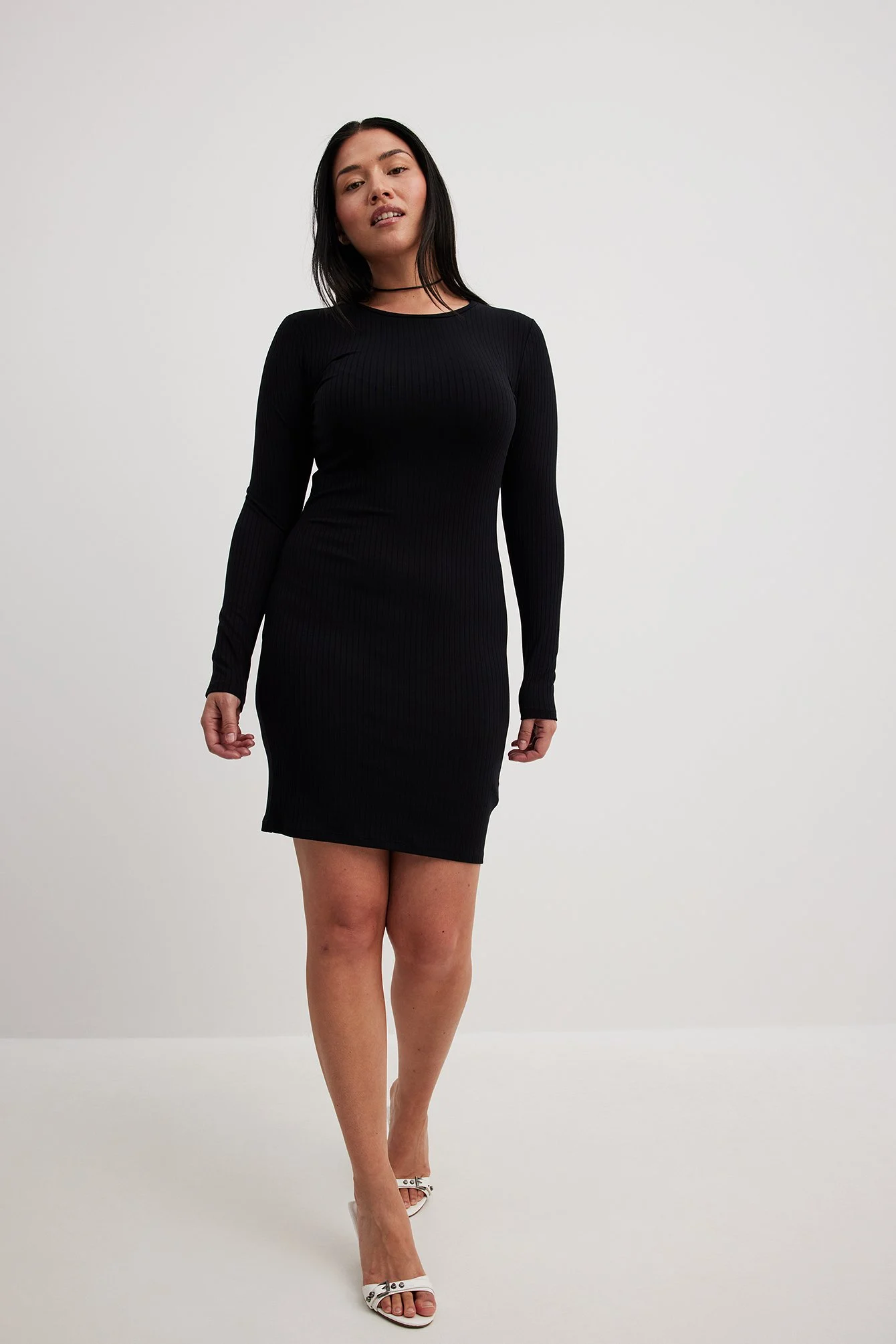 Recyceltes geripptes Minikleid
