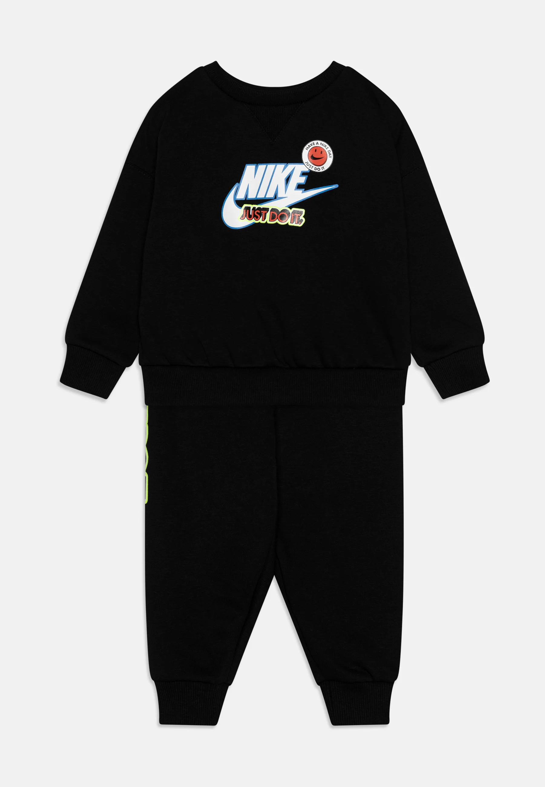 Conjunto Nike Sportswear SENSE OF ADVENTURE - Chándal