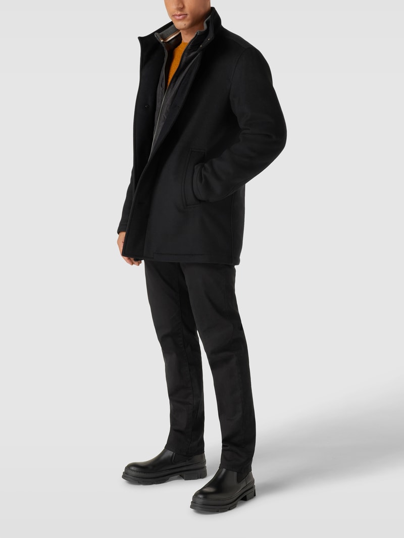 Mantel mit Label-Applikation Modell 'Coxtan' in schwarz