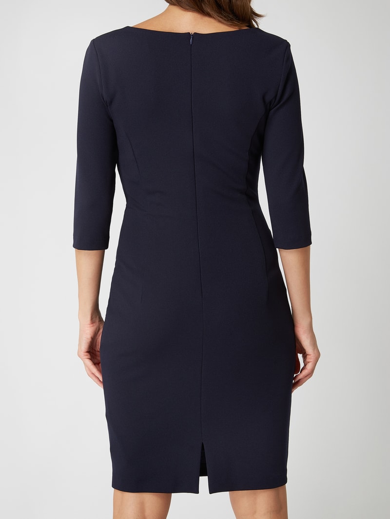 Cocktailkleid mit Drapierung und Volantbesatz in dunkelblau